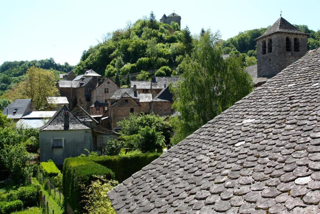 Logis Hotel Restaurant L'Auberge Du Chateau Muret-le-Château Exterior foto